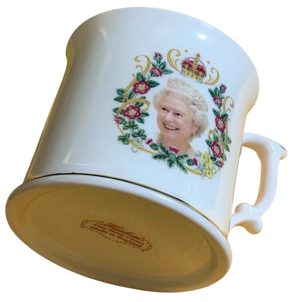 2012 Queen Elizabeth Diamond Jubilee Tea Cup Set. Gold Trim, Royal Designs, Mint